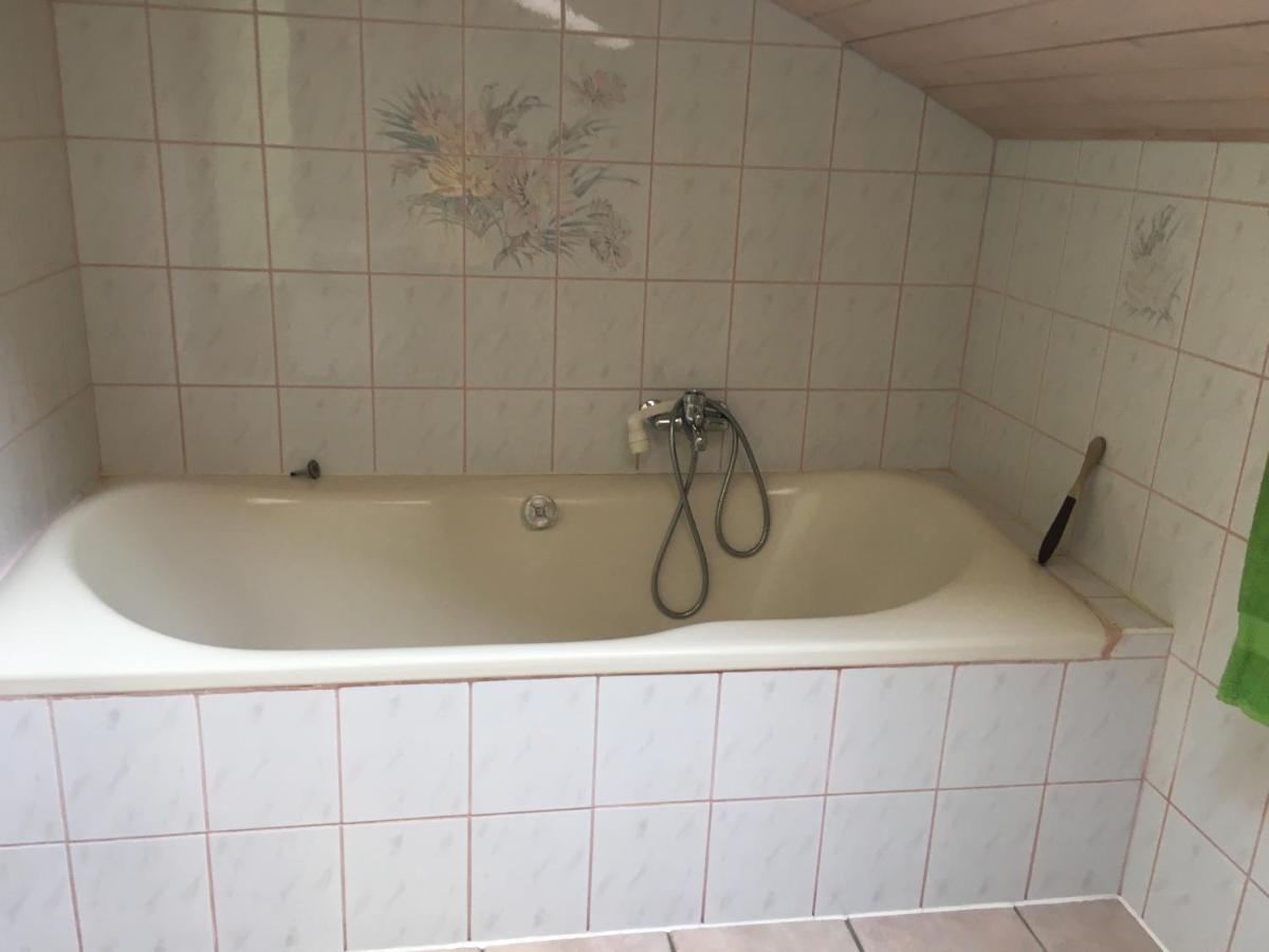 Chambres D'Hotes Les Genevez Екстериор снимка